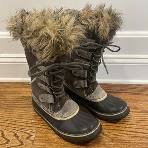 Sorel Joan of Arctic Boots in Major/Dark Stone, Size 8